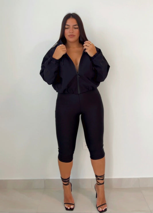 Black scuba capri pants